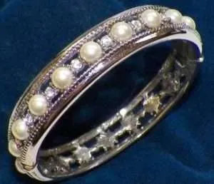 Jacqueline Kennedy Diamond-and-Pearl Wedding Bracelet - Natural Blue Sapphires